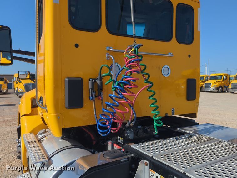 image for item NW9615 2020 Kenworth  T680 semi truck