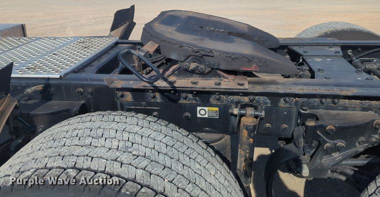 image for item NW9615 2020 Kenworth  T680 semi truck