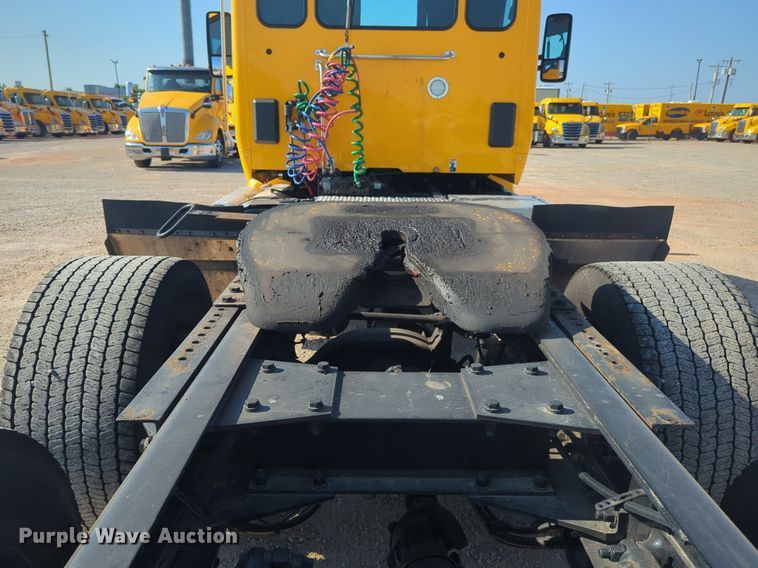 image for item NW9615 2020 Kenworth  T680 semi truck