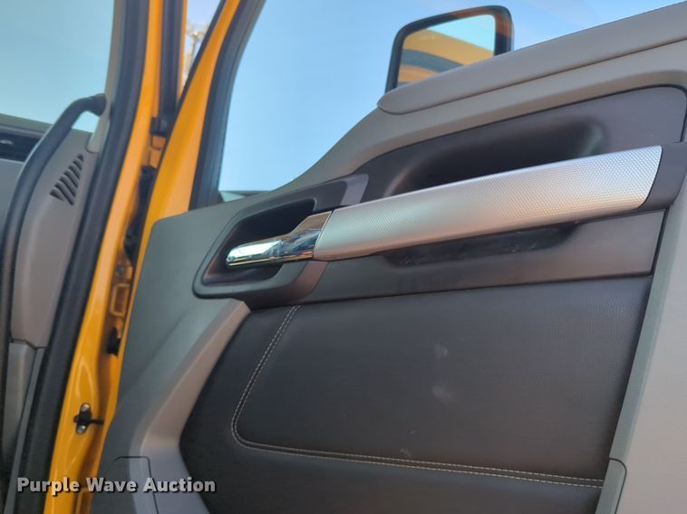 image for item NW9615 2020 Kenworth  T680 semi truck