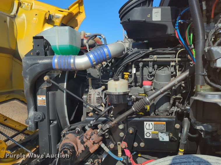 image for item NW9615 2020 Kenworth  T680 semi truck