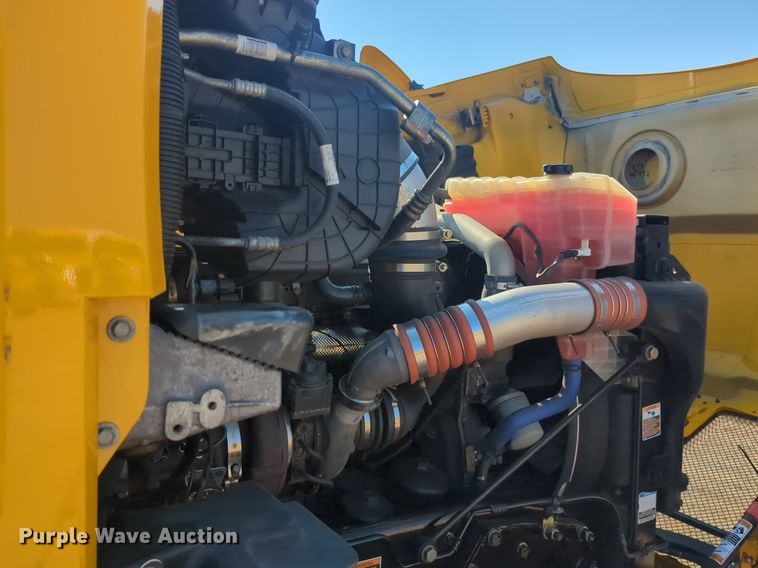 image for item NW9615 2020 Kenworth  T680 semi truck