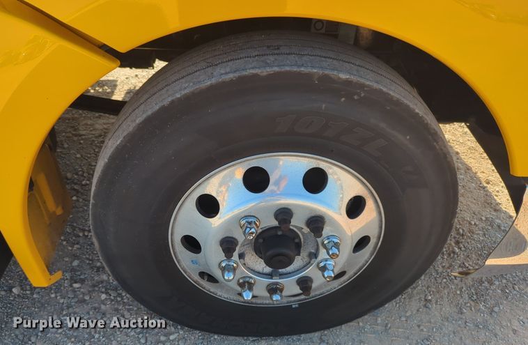 image for item NW9615 2020 Kenworth  T680 semi truck