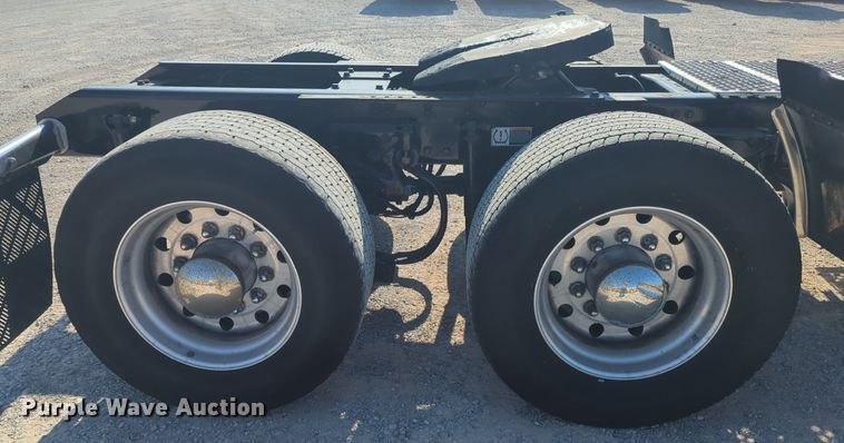 image for item NW9615 2020 Kenworth  T680 semi truck