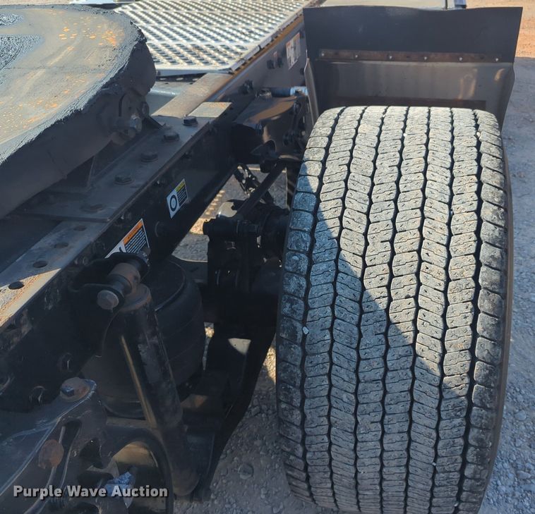 image for item NW9615 2020 Kenworth  T680 semi truck