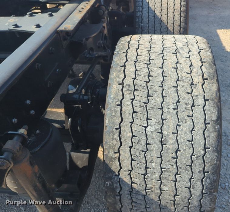 image for item NW9615 2020 Kenworth  T680 semi truck