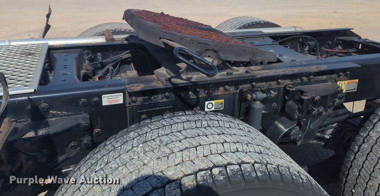 image for item NW9616 2020 Kenworth  T680 semi truck