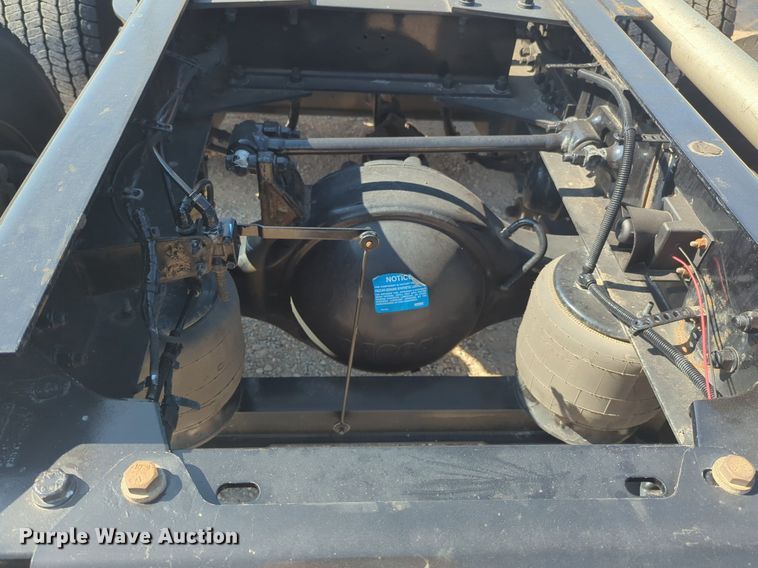 image for item NW9616 2020 Kenworth  T680 semi truck