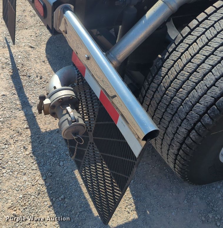 image for item NW9616 2020 Kenworth  T680 semi truck