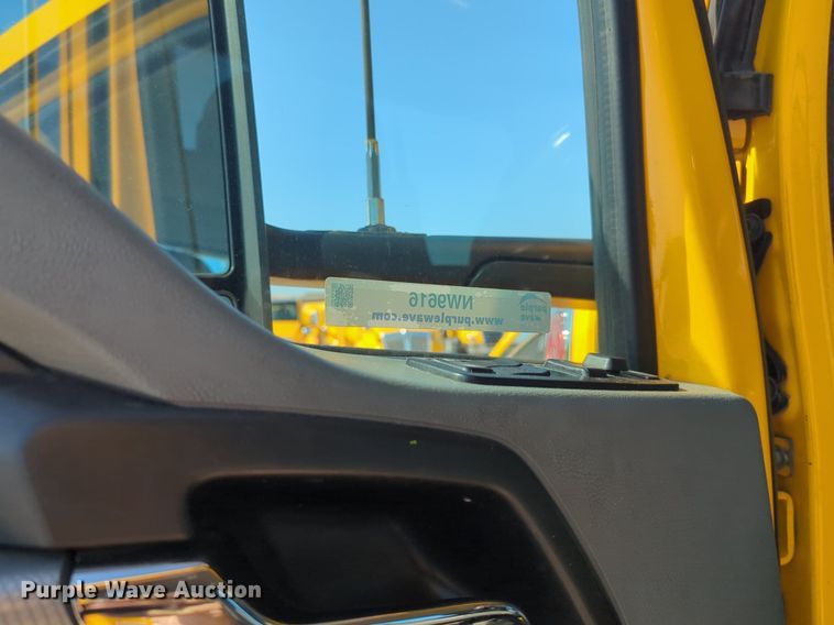 image for item NW9616 2020 Kenworth  T680 semi truck