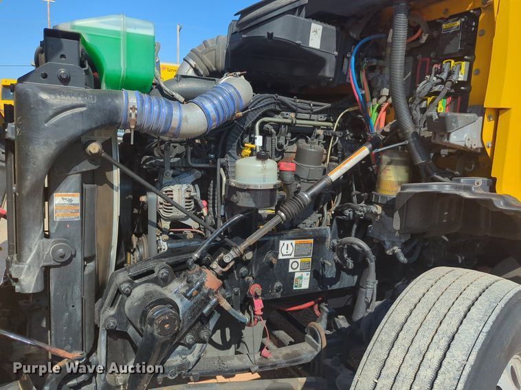 image for item NW9616 2020 Kenworth  T680 semi truck