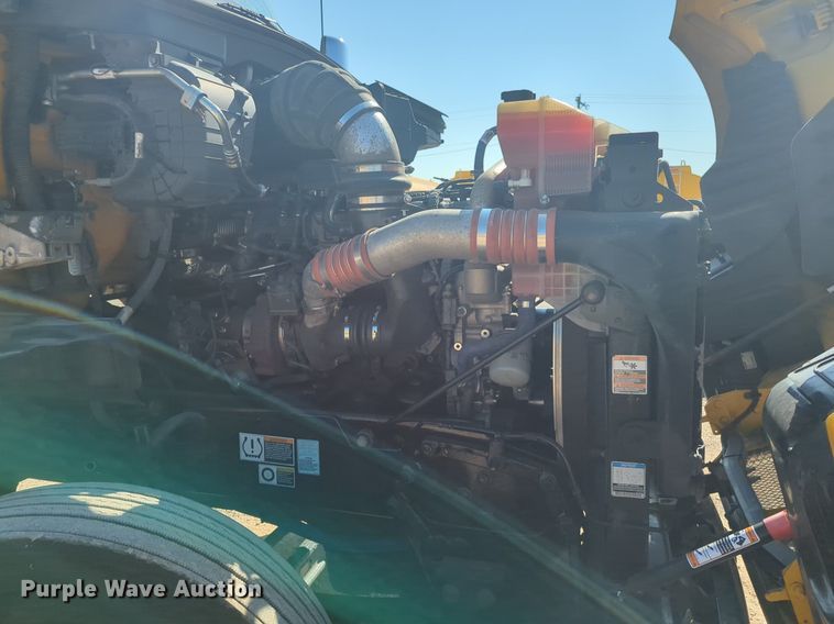 image for item NW9616 2020 Kenworth  T680 semi truck