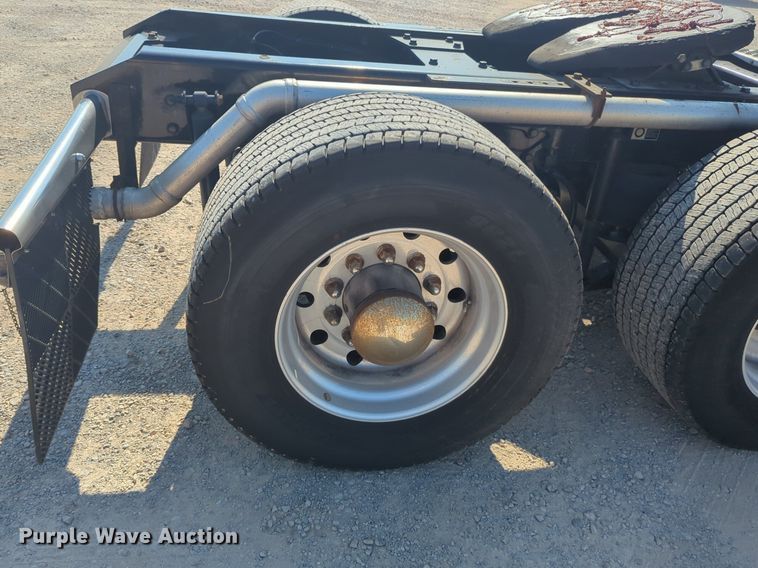 image for item NW9616 2020 Kenworth  T680 semi truck