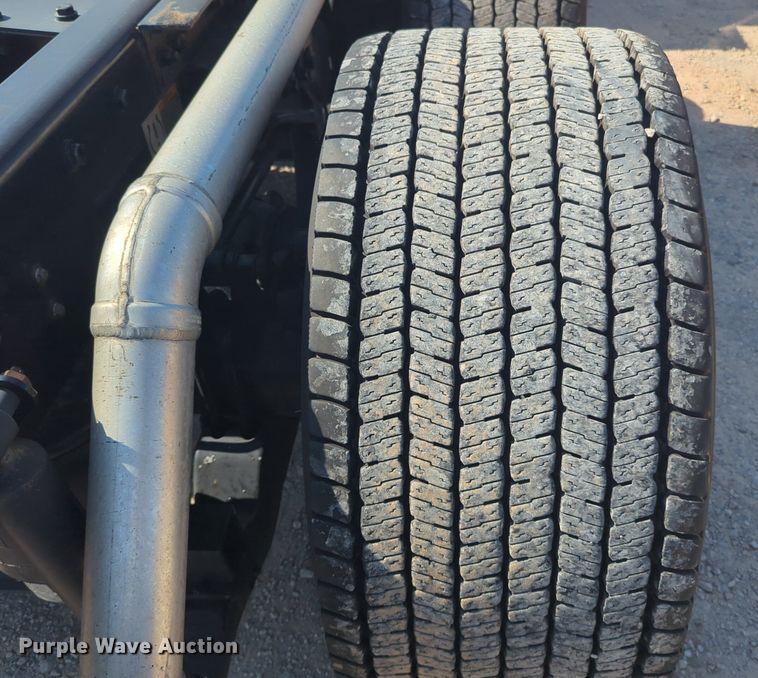 image for item NW9616 2020 Kenworth  T680 semi truck