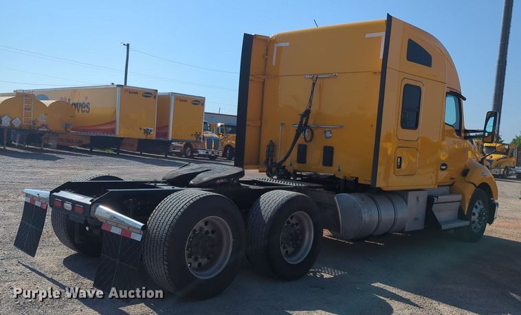 image for item NW9617 2019 Kenworth  T680 semi truck