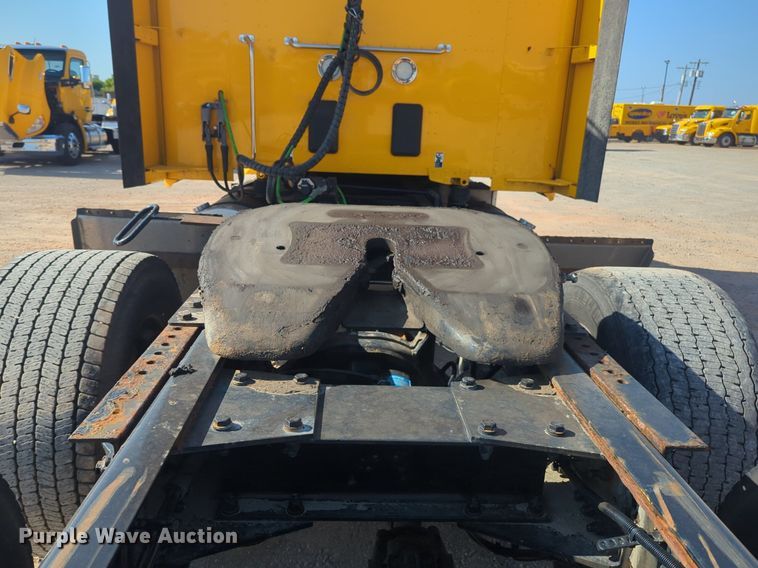 image for item NW9617 2019 Kenworth  T680 semi truck