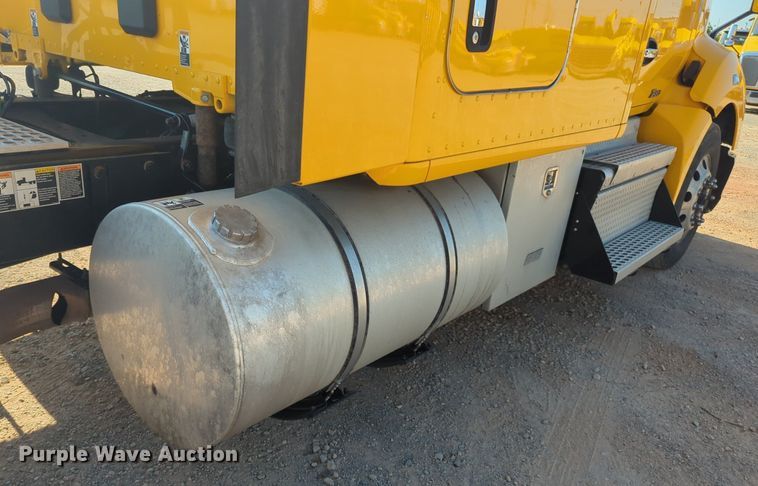 image for item NW9617 2019 Kenworth  T680 semi truck