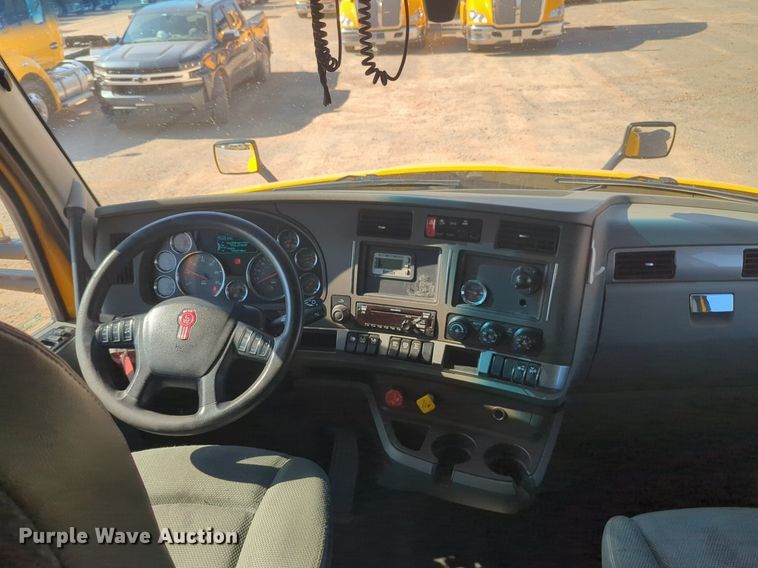 image for item NW9617 2019 Kenworth  T680 semi truck