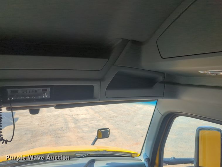 image for item NW9617 2019 Kenworth  T680 semi truck