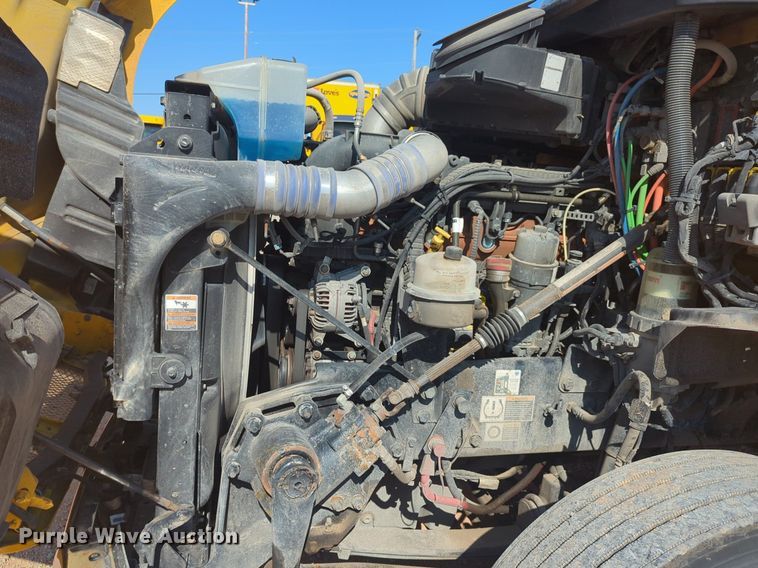 image for item NW9617 2019 Kenworth  T680 semi truck