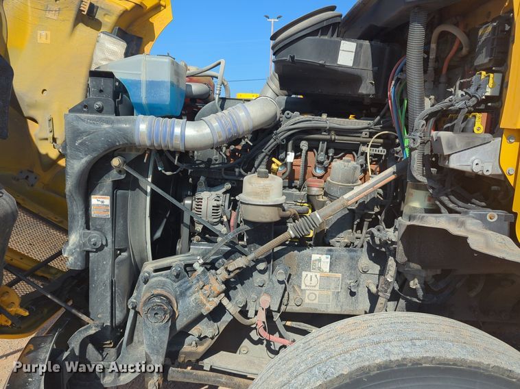 image for item NW9617 2019 Kenworth  T680 semi truck