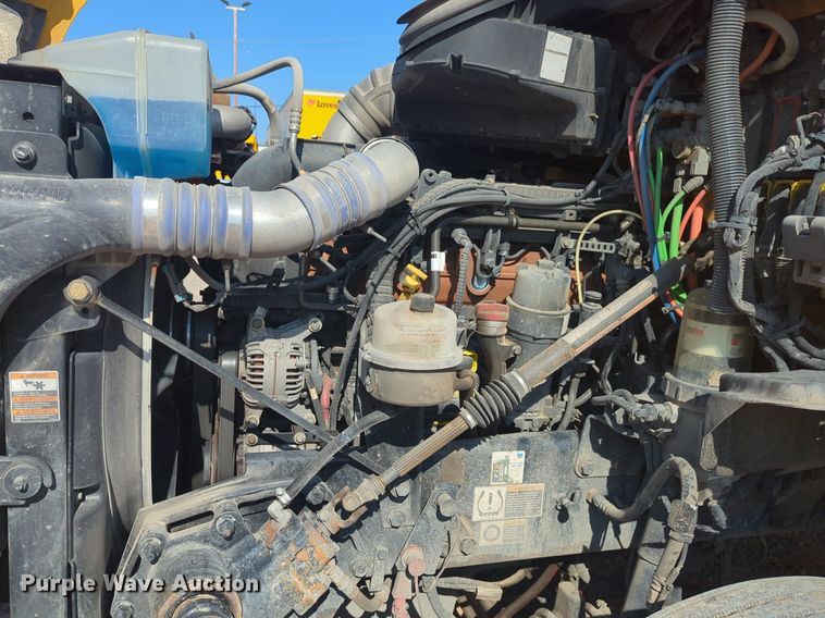 image for item NW9617 2019 Kenworth  T680 semi truck