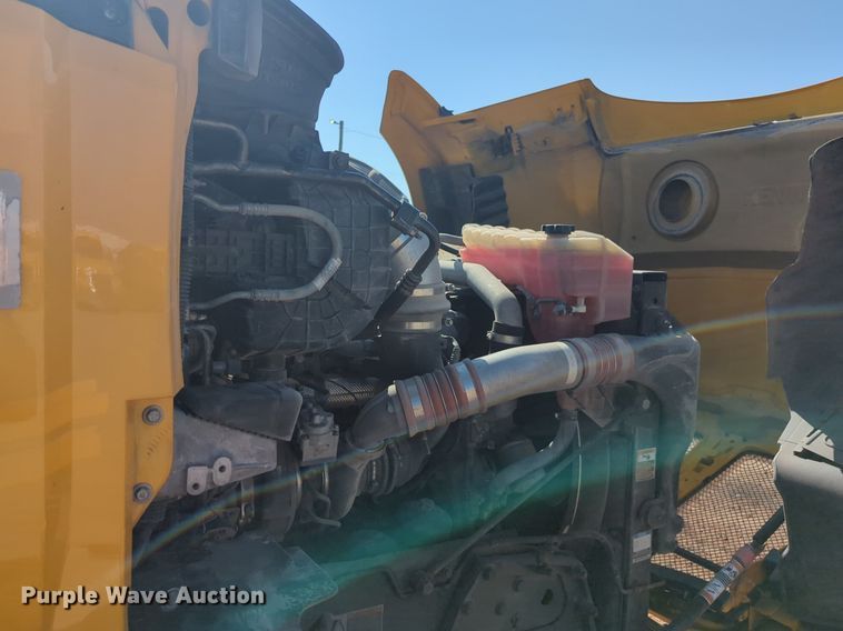 image for item NW9617 2019 Kenworth  T680 semi truck