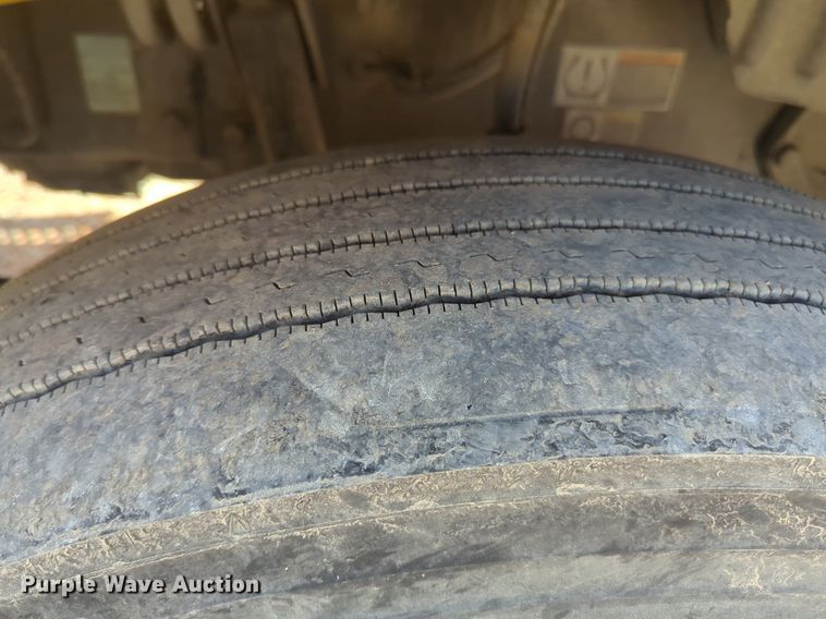 image for item NW9617 2019 Kenworth  T680 semi truck