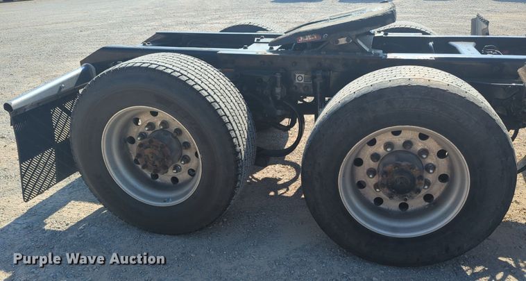 image for item NW9617 2019 Kenworth  T680 semi truck