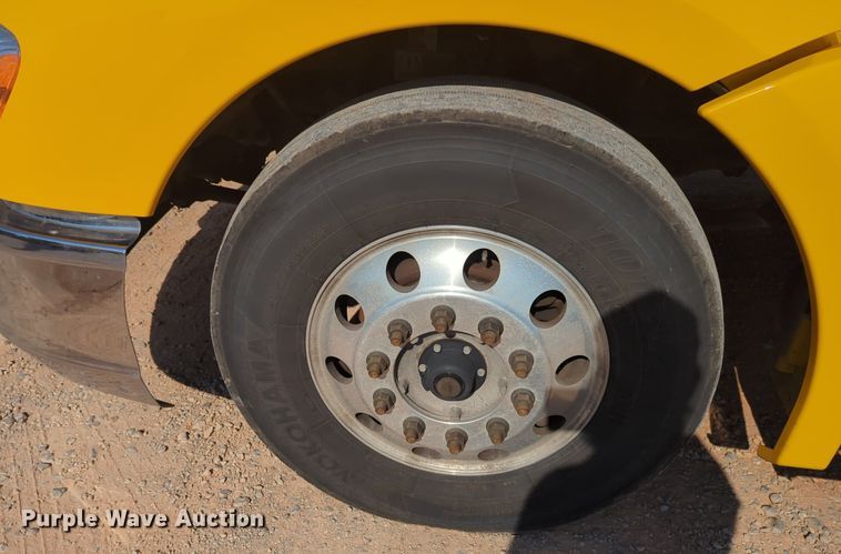 image for item NW9617 2019 Kenworth  T680 semi truck