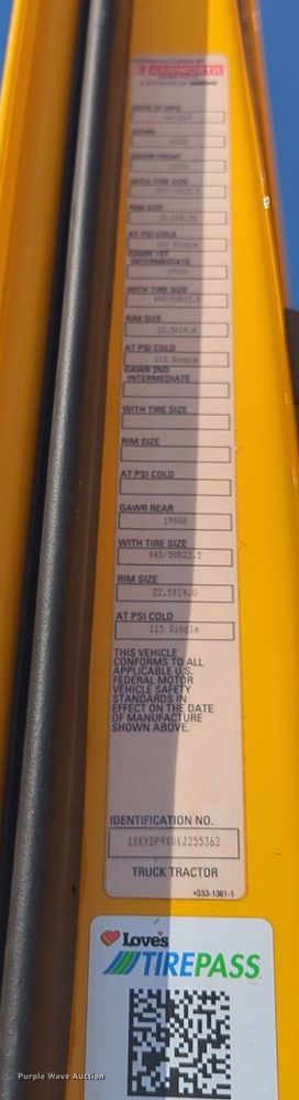 image for item NW9617 2019 Kenworth  T680 semi truck