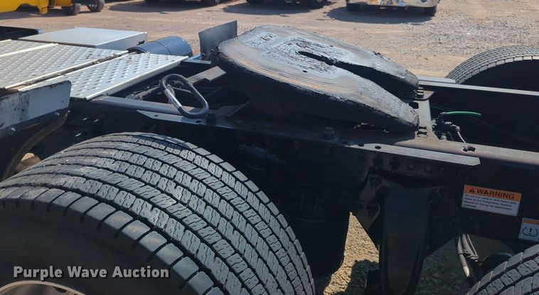 image for item NW9618 2021 Freightliner  Cascadia 126 semi truck