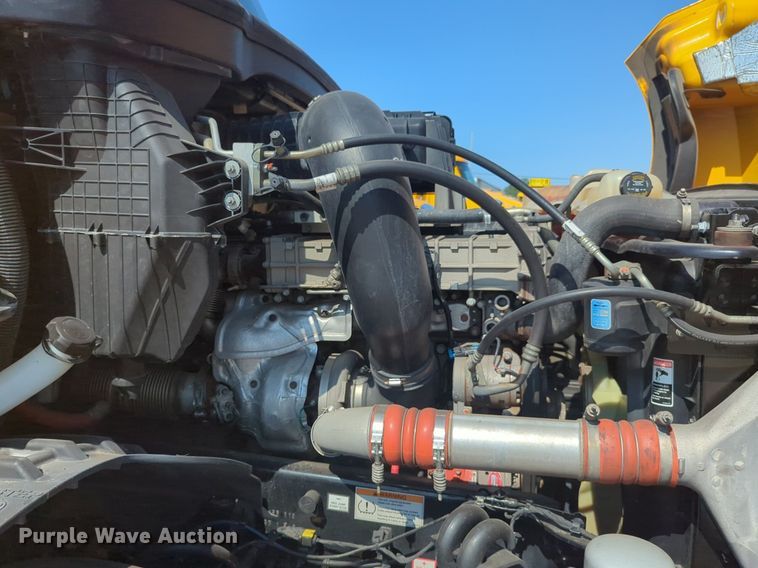 image for item NW9618 2021 Freightliner  Cascadia 126 semi truck