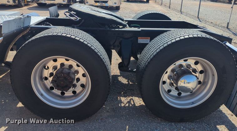 image for item NW9618 2021 Freightliner  Cascadia 126 semi truck