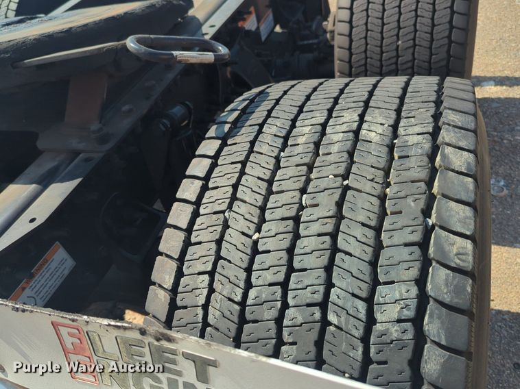 image for item NW9618 2021 Freightliner  Cascadia 126 semi truck