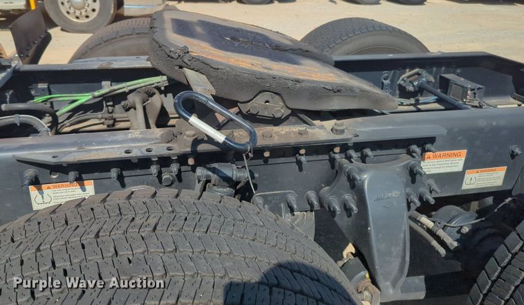 image for item NW9619 2021 Freightliner  Cascadia 126 semi truck