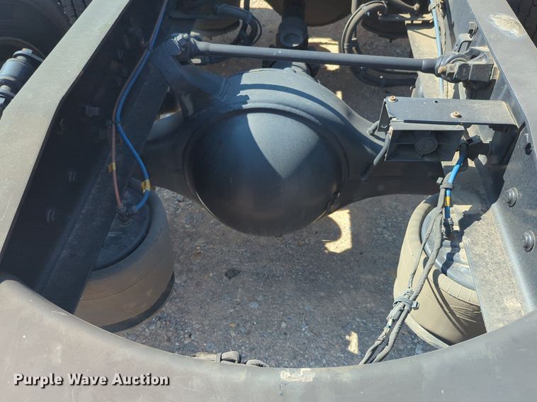 image for item NW9619 2021 Freightliner  Cascadia 126 semi truck