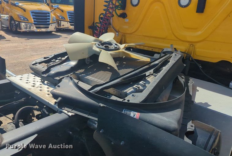 image for item NW9619 2021 Freightliner  Cascadia 126 semi truck