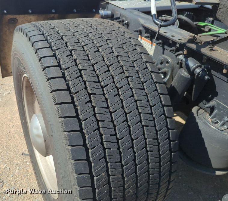 image for item NW9619 2021 Freightliner  Cascadia 126 semi truck