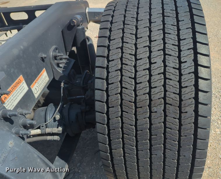 image for item NW9619 2021 Freightliner  Cascadia 126 semi truck