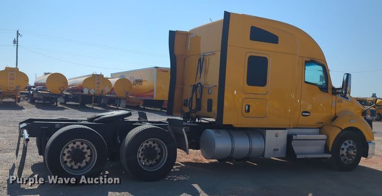 image for item NW9620 2019 Kenworth  T680 semi truck
