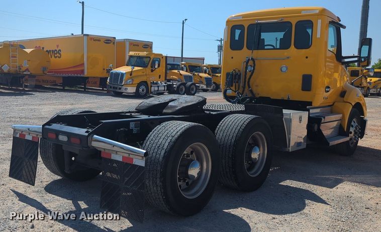 image for item NW9621 2022 Kenworth  T680 semi truck