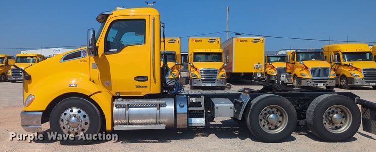 image for item NW9621 2022 Kenworth  T680 semi truck