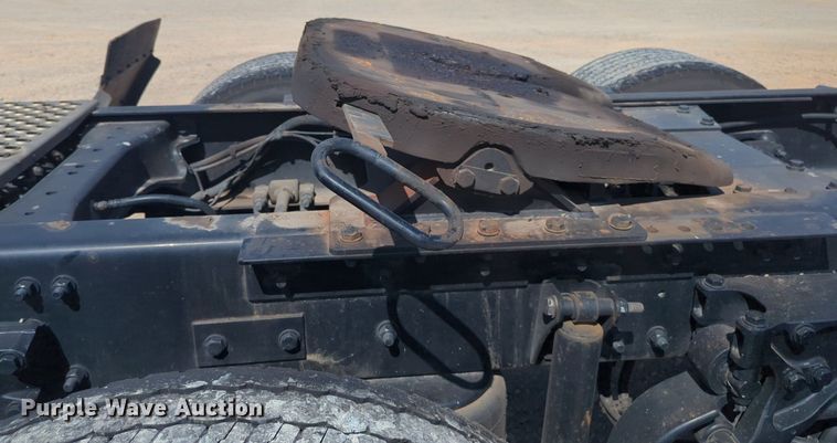 image for item NW9621 2022 Kenworth  T680 semi truck