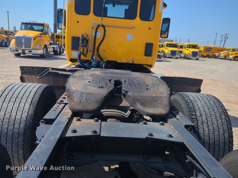 image for item NW9621 2022 Kenworth  T680 semi truck