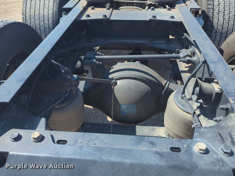 image for item NW9621 2022 Kenworth  T680 semi truck