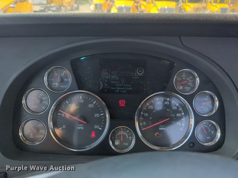 image for item NW9621 2022 Kenworth  T680 semi truck