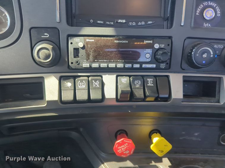 image for item NW9621 2022 Kenworth  T680 semi truck