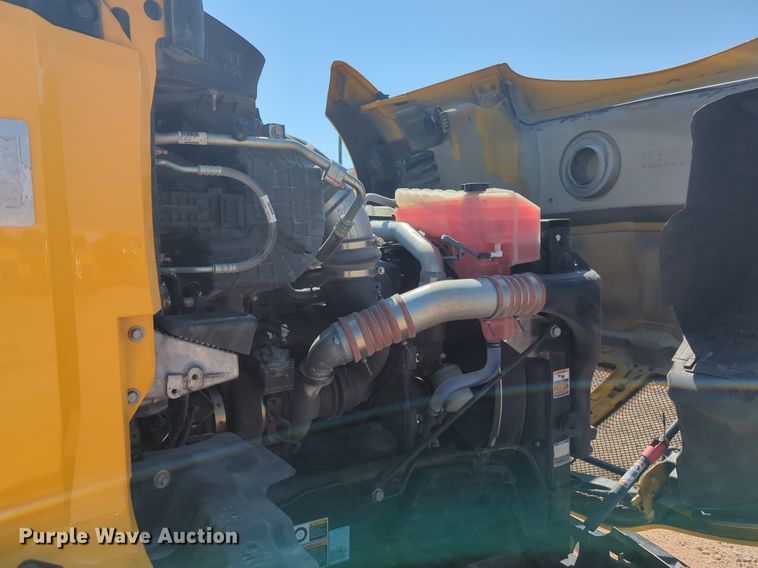 image for item NW9621 2022 Kenworth  T680 semi truck