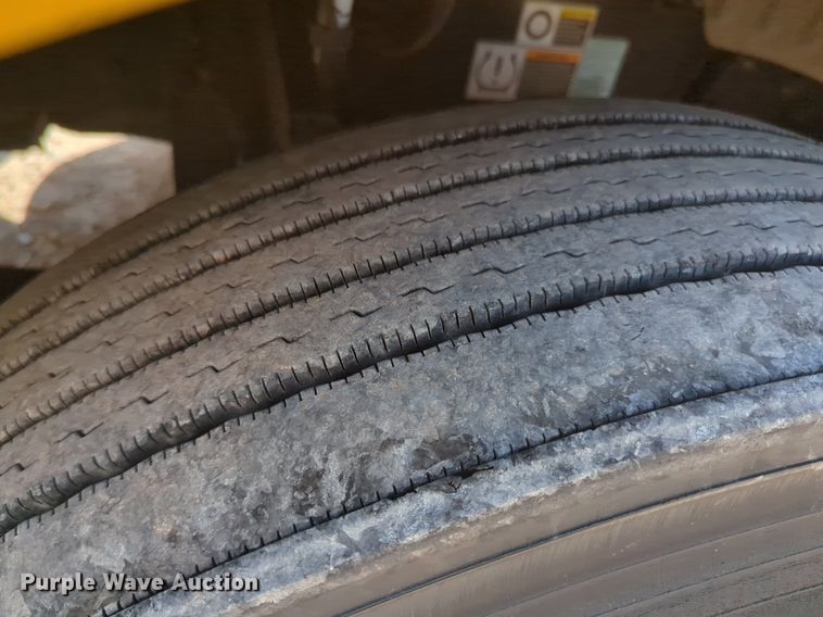 image for item NW9621 2022 Kenworth  T680 semi truck